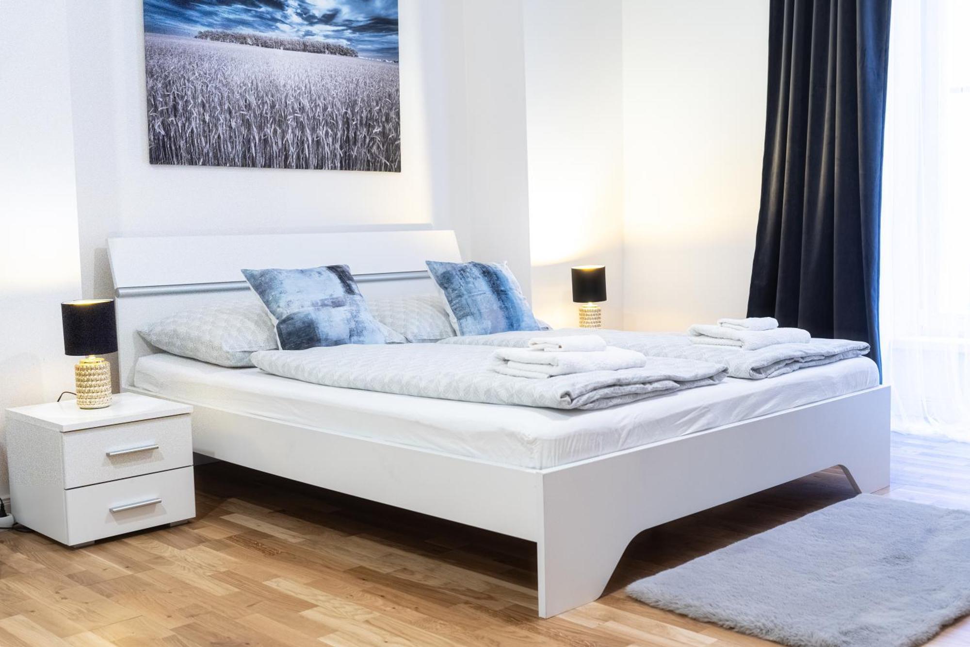 1 New Just Steps Away From Old Town And The Florence Bus Station Praha