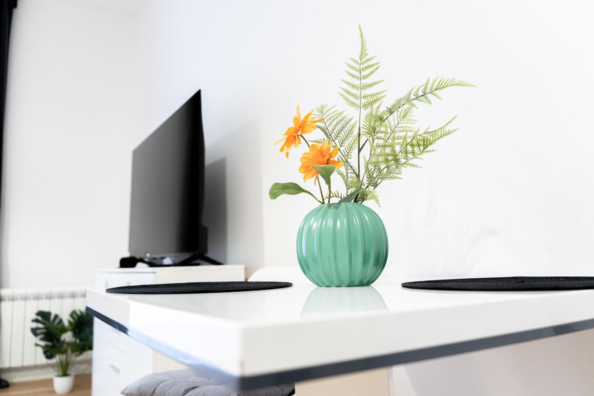 1 New Just Steps Away From Old Town And The Florence Bus Station Apartmán